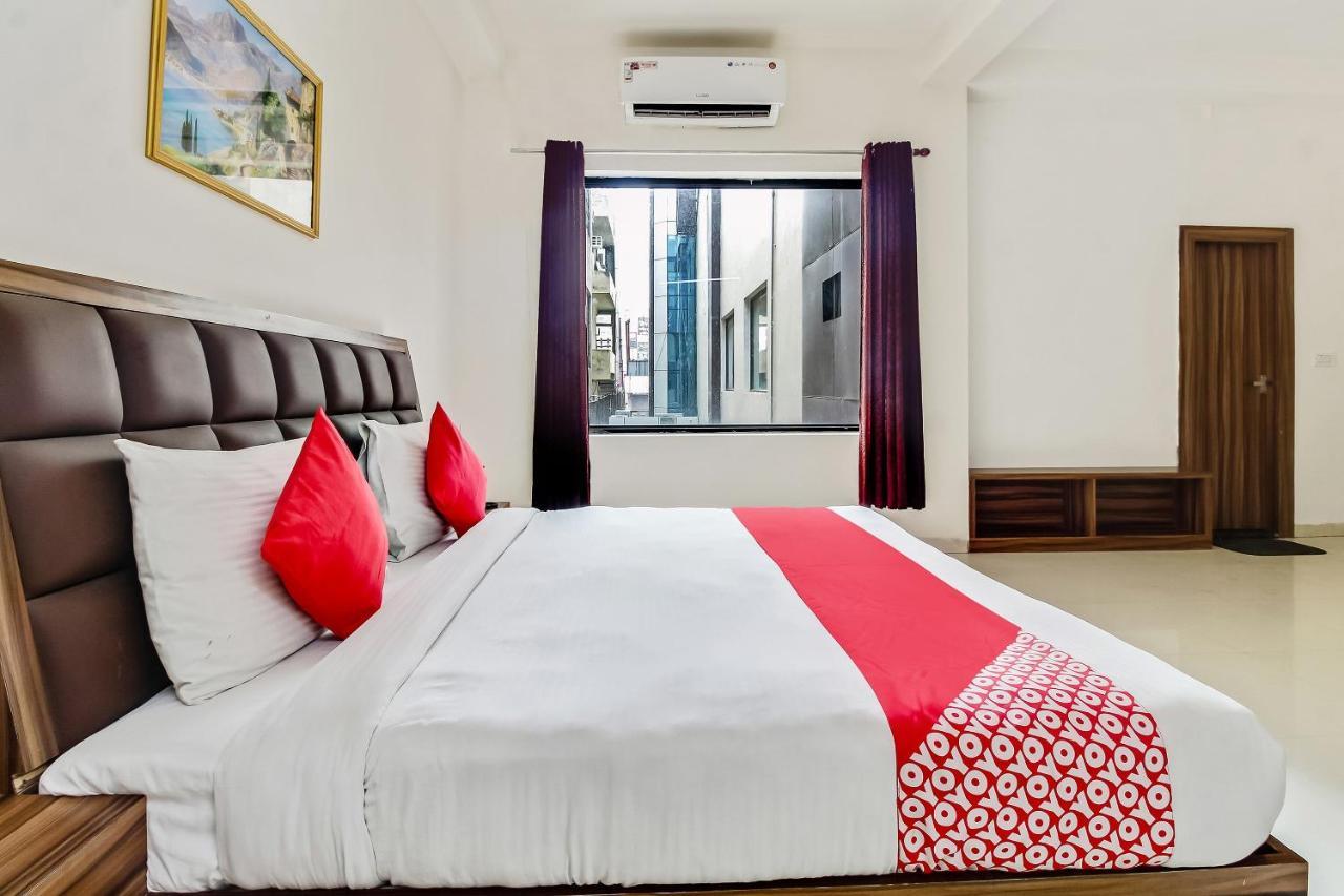 Oyo 10213 Hotel Panache ماثورا المظهر الخارجي الصورة
