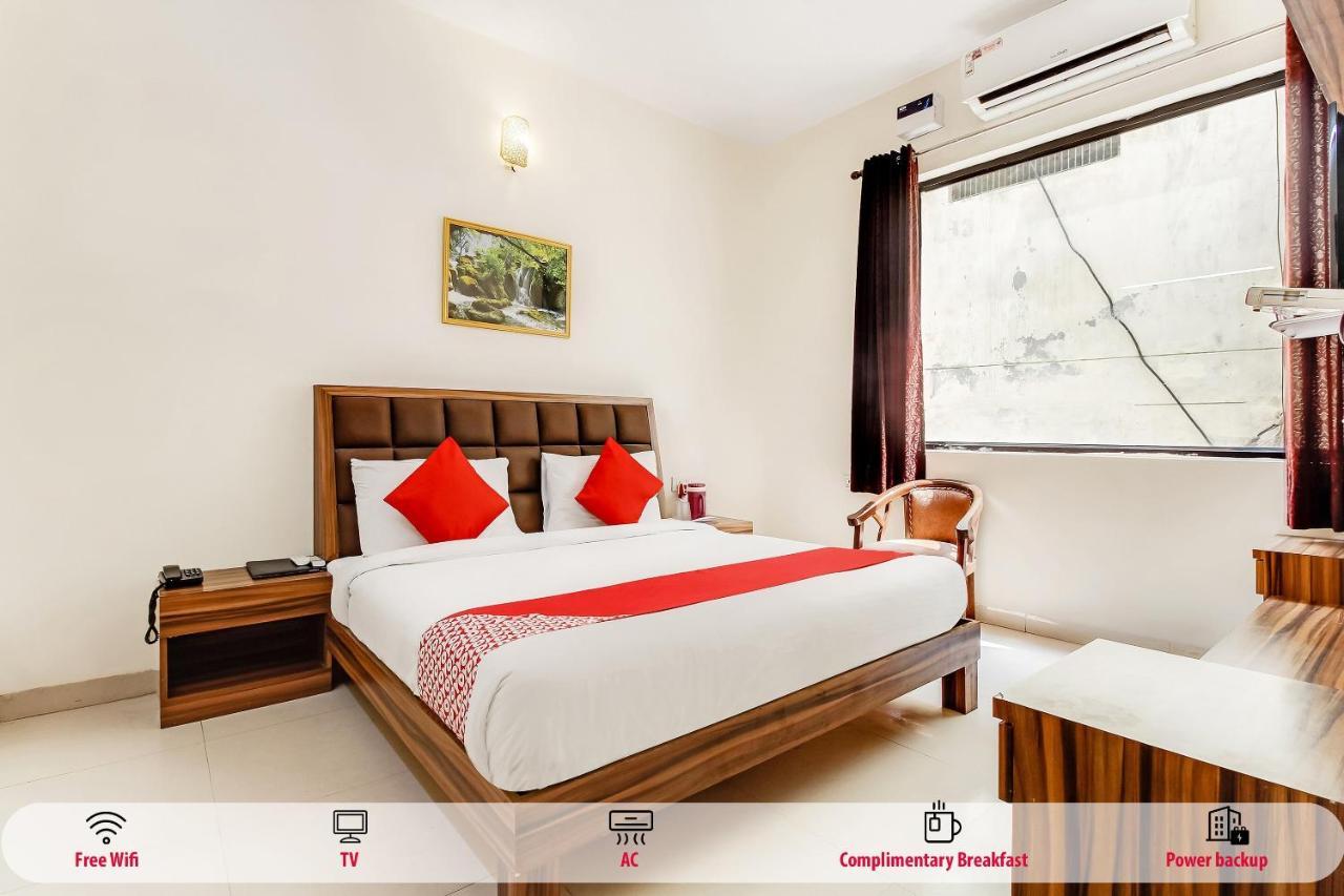 Oyo 10213 Hotel Panache ماثورا المظهر الخارجي الصورة