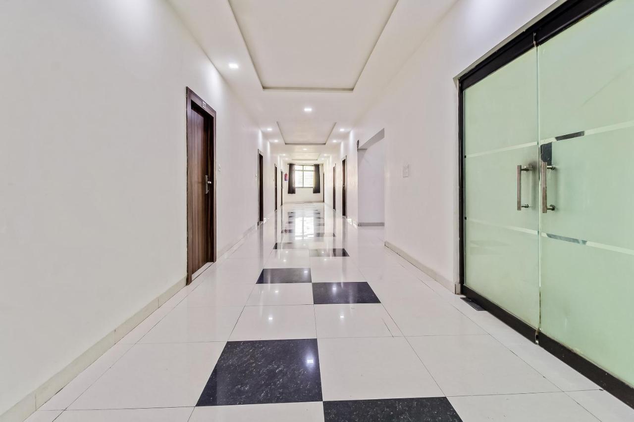 Oyo 10213 Hotel Panache ماثورا المظهر الخارجي الصورة