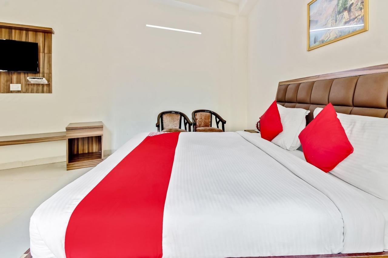 Oyo 10213 Hotel Panache ماثورا المظهر الخارجي الصورة