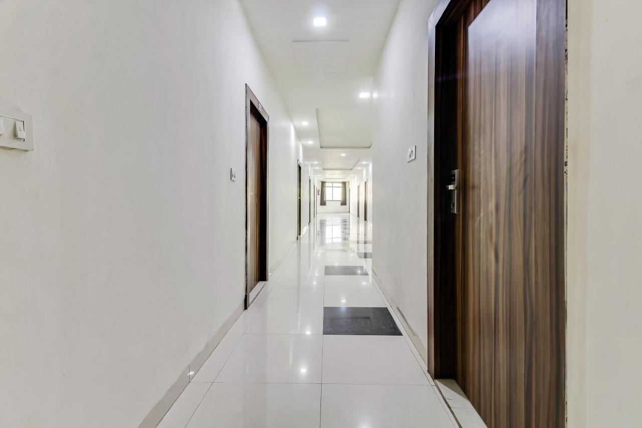 Oyo 10213 Hotel Panache ماثورا المظهر الخارجي الصورة