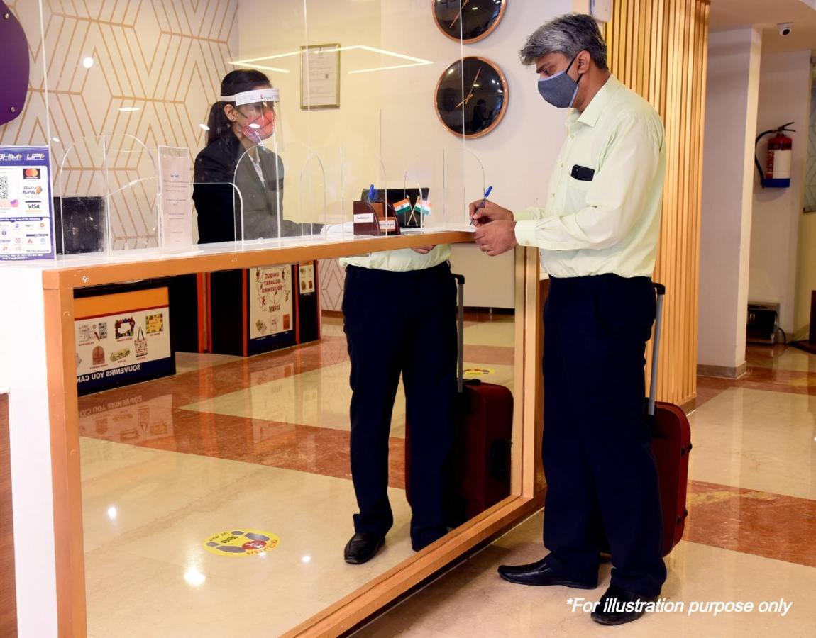 Oyo 10213 Hotel Panache ماثورا المظهر الخارجي الصورة